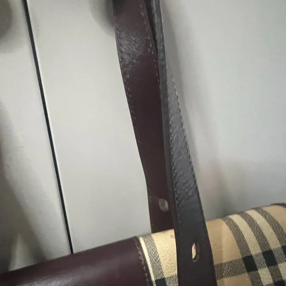 sOLD.    Burberry authentic satchel bag like new - Picture 4 of 7